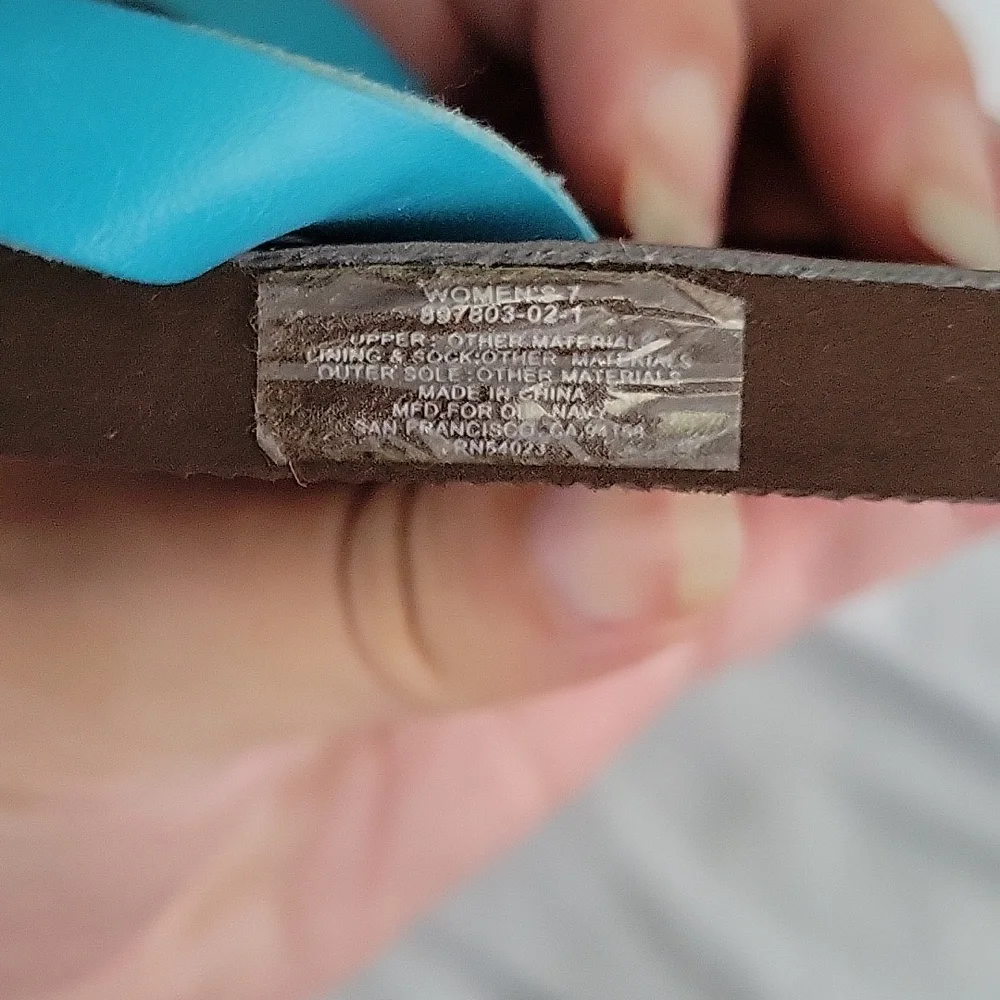 EUC Old navy flip flops
